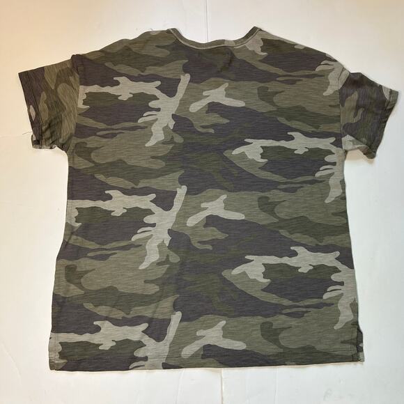 Abercrombie & Fitch Green Camo Print Pocket T-Shirt - Women's Size XS - NWT - Picture 6 of 6